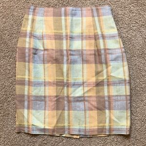 Hunters Run Linen blend Lined Pencil skirt Size 8, good condition pastel colors